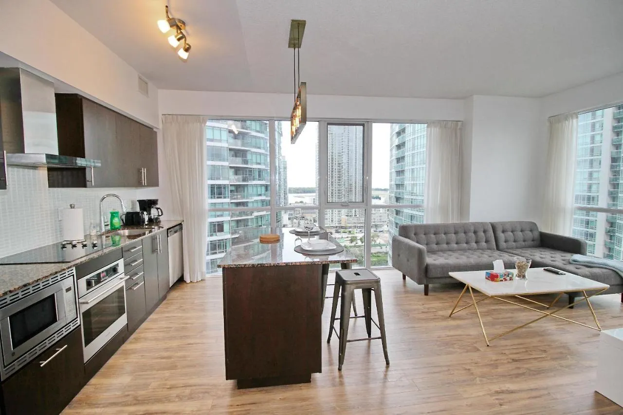 Boutique Suites - Entertainment District, Scotiabank Arena - Downtown Toronto Apartment