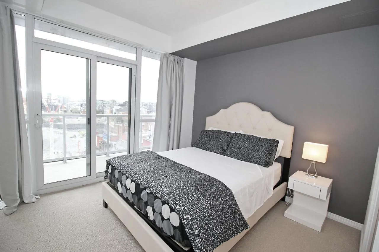Boutique Suites - Entertainment District, Scotiabank Arena - Downtown Toronto Apartment