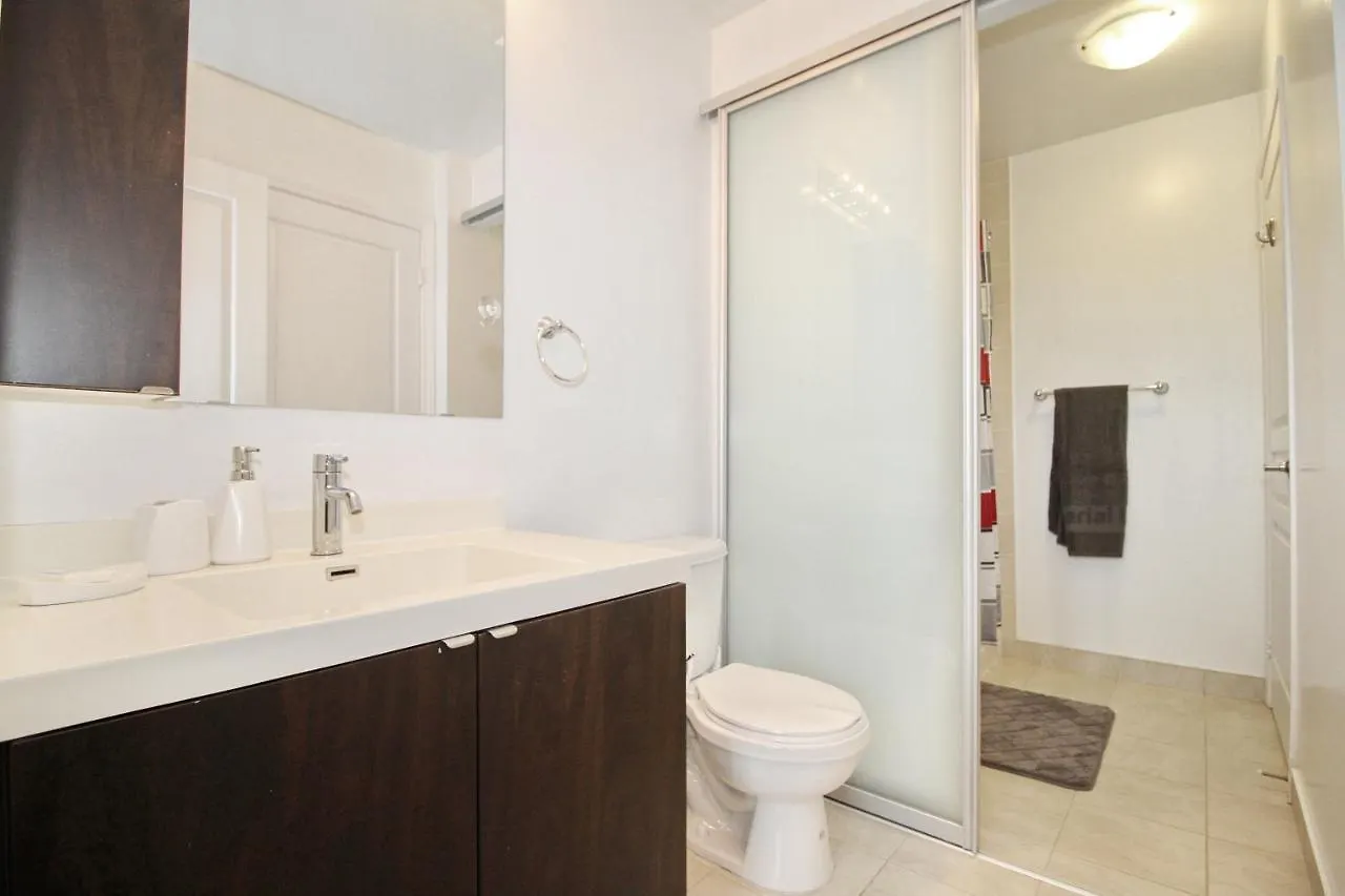 Boutique Suites - Entertainment District, Scotiabank Arena - Downtown Toronto Apartment