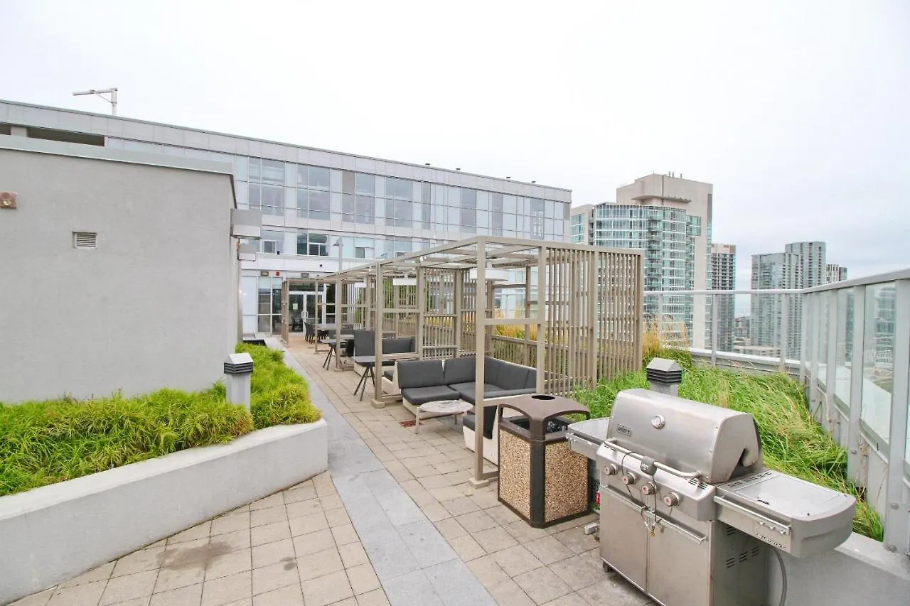 Apartment Boutique Suites - Entertainment District, Scotiabank Arena - Downtown Toronto